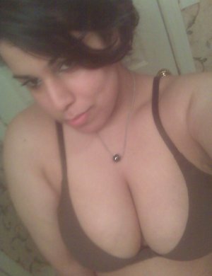 Fuck My Indian GF invites you to browse their xxx pics with Indian Babe in amazing 3some sex scene